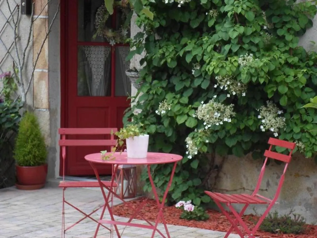 Grange Renovee Avec Jardin Arbore, Ideale Pour Sejours En Famille Ou Entre Amis, A Deneuille-Les-Mines - Fr-1-489-408 0*,  France
