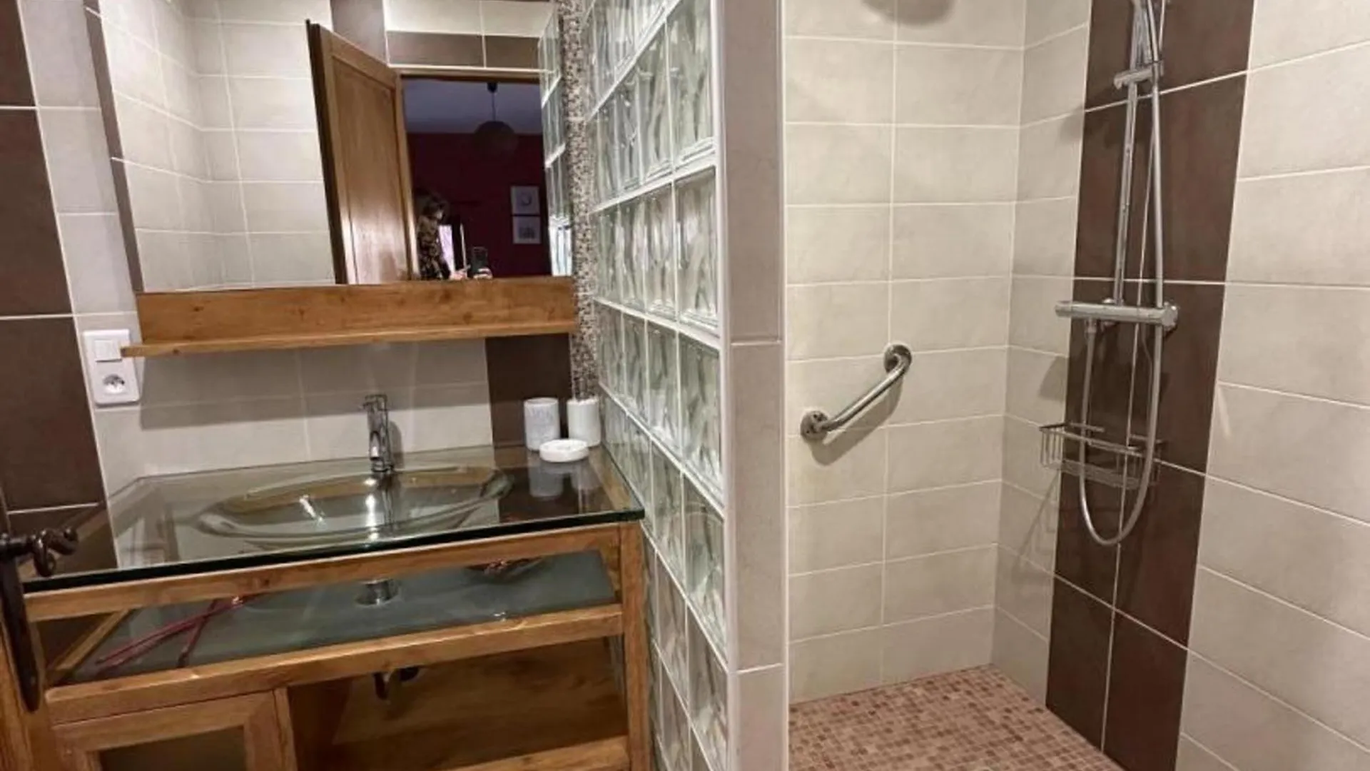 Holiday home Grange Renovee Avec Jardin Arbore, Ideale Pour Sejours En Famille Ou Entre Amis, A Deneuille-Les-Mines - Fr-1-489-408